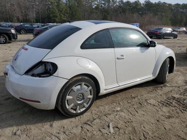 3VWJP7AT9DM665027 - 2013 VOLKSWAGEN BEETLE WHITE photo 3