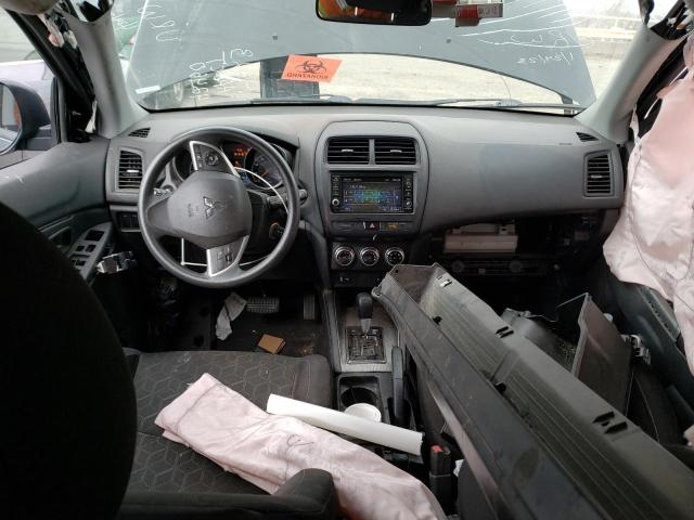 JA4AP3AU4LU011142 - 2020 MITSUBISHI OUTLANDER ES შავი ფოტო 8