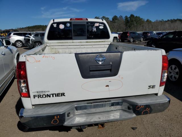 1N6AD0CU2AC404390 - 2010 NISSAN FRONTIER KING CAB SE WHITE photo 6