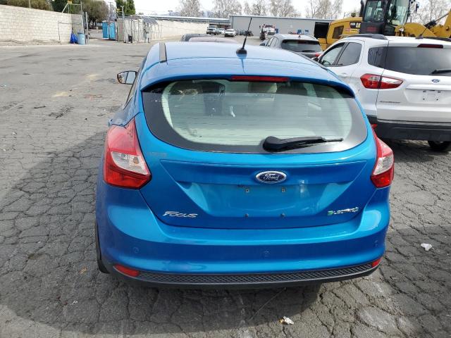 1FADP3R44EL137880 - 2014 FORD FOCUS BEV BLUE photo 6