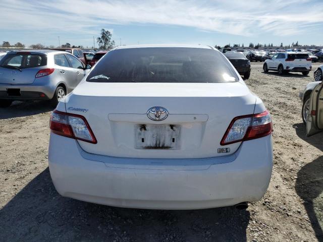 JTNBB46K573007680 - 2007 TOYOTA CAMRY HYBRID WHITE photo 6