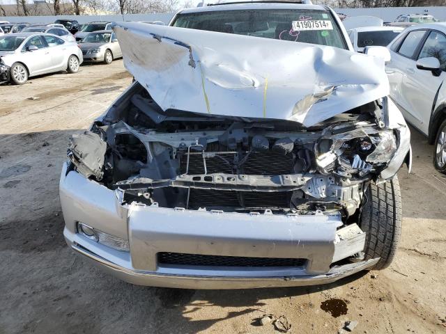 JTEBU5JR1D5144930 - 2013 TOYOTA 4RUNNER SR5 SILVER photo 12