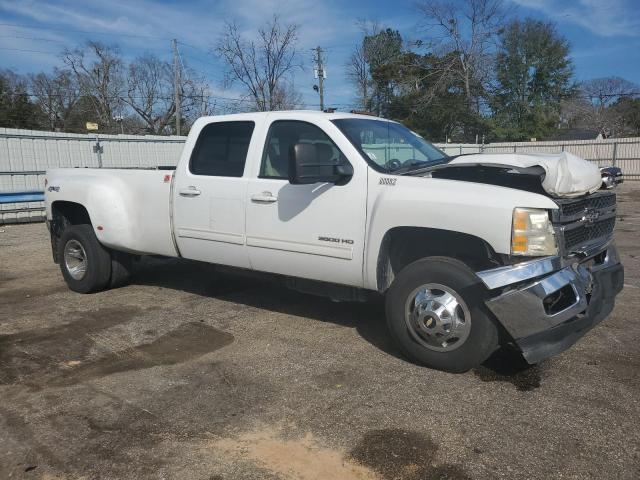 1GC4K1C8XBF206803 - 2011 CHEVROLET SILVERADO K3500 LTZ WHITE photo 4