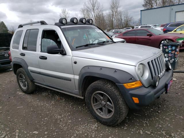 1J4GL38K05W575579 - 2005 JEEP LIBERTY RENEGADE SILVER photo 4