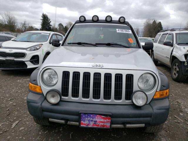 1J4GL38K05W575579 - 2005 JEEP LIBERTY RENEGADE SILVER photo 5