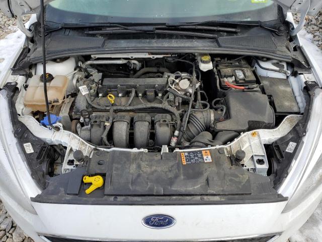 1FADP3F22JL264009 - 2018 FORD FOCUS SE WHITE photo 11