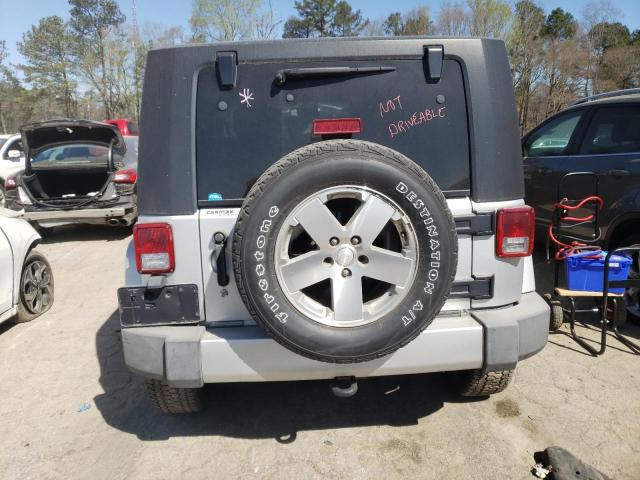 1J8FA541X8L605394 - 2008 JEEP WRANGLER SAHARA SILVER photo 6