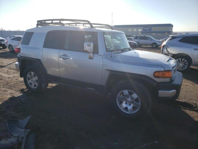 JTEBU11F870045828 - 2007 TOYOTA FJ CRUISER SILVER photo 4