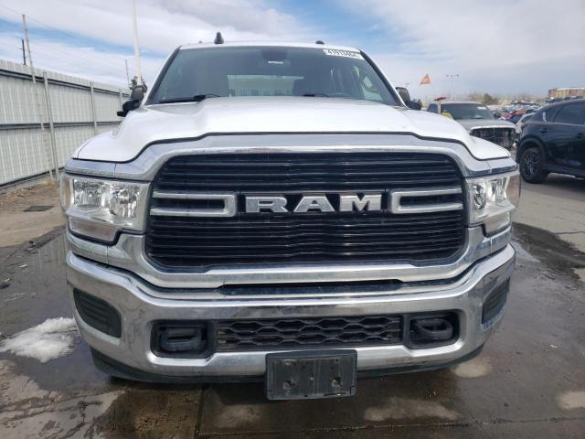 3C63R3HL3MG616822 - 2021 RAM 3500 BIG HORN WHITE photo 5