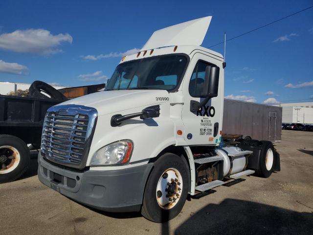 3AKBGADV0FSGJ8412 - 2015 FREIGHTLINER CASCADIA 1 WHITE photo 2