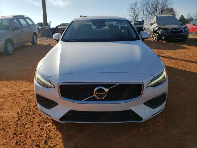 7JR102FK1LG045213 - 2020 VOLVO S60 T5 MOMENTUM WHITE photo 5