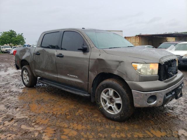 5TFEY5F10AX084423 - 2010 TOYOTA TUNDRA CREWMAX SR5 BROWN photo 4