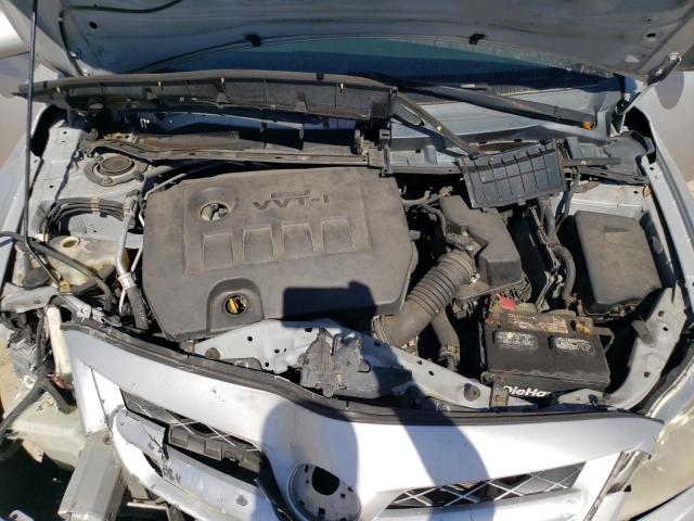 2T1BU4EE8DC125980 - 2013 TOYOTA COROLLA BASE SILVER photo 11