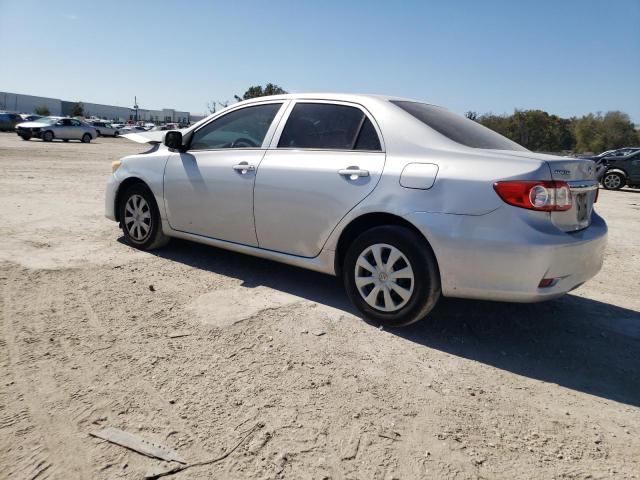 2T1BU4EE8DC125980 - 2013 TOYOTA COROLLA BASE SILVER photo 2