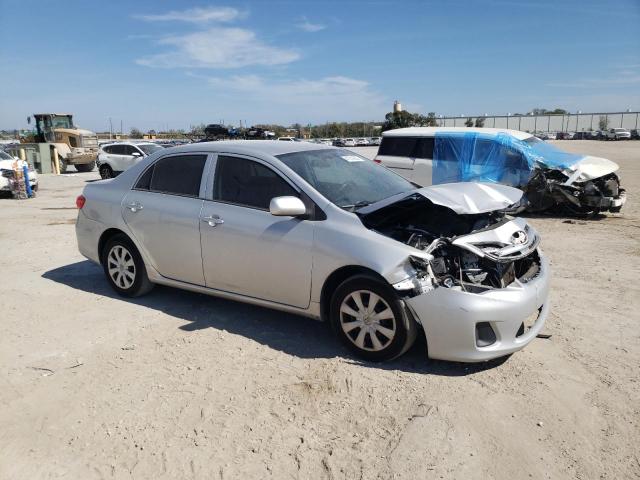 2T1BU4EE8DC125980 - 2013 TOYOTA COROLLA BASE SILVER photo 4
