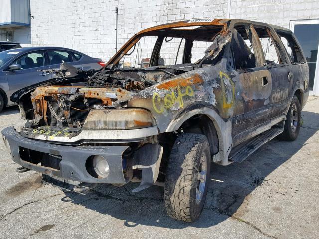 5LMFU28R82LJ02136 - 2002 LINCOLN NAVIGATOR  照片 2