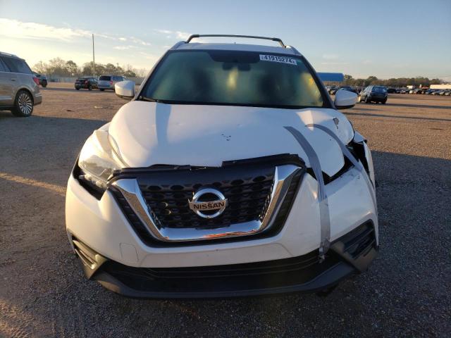 3N1CP5CU4JL529348 - 2018 NISSAN KICKS S WHITE photo 5