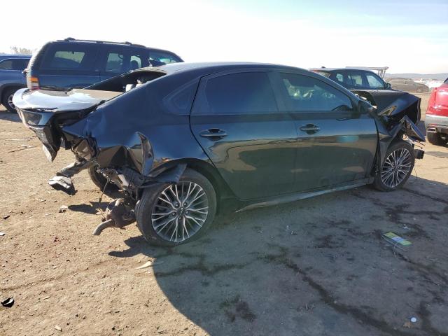 3KPF54AD9PE563862 - 2023 KIA FORTE GT LINE BLACK photo 3