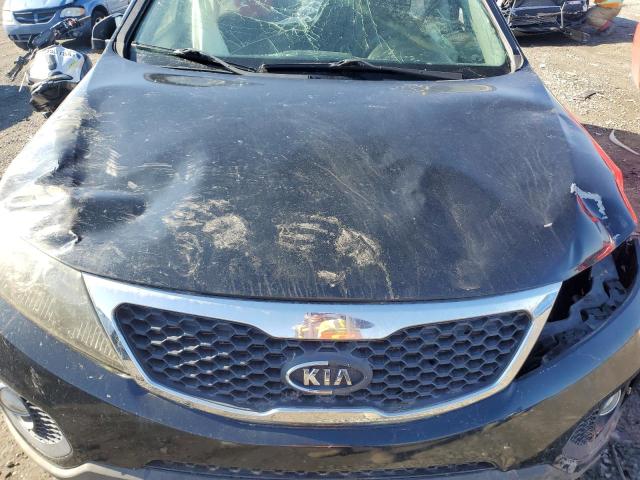 5XYKT4A63CG215655 - 2012 KIA SORENTO BASE BLACK photo 11