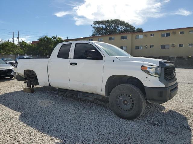 5TFRY5F1XKX252782 - 2019 TOYOTA TUNDRA DOUBLE CAB SR/SR5 WHITE photo 4