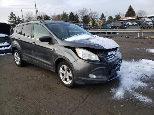 1FMCU9G98FUA42973 - 2015 FORD ESCAPE SE GRAY photo 4