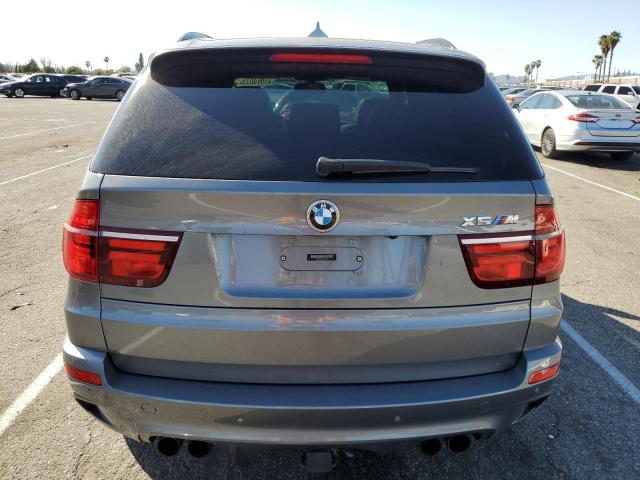 5YMGY0C53DLL15904 - 2013 BMW X5 M GRAY photo 6