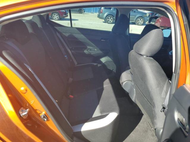 3N1CN8EV8LL916825 - 2020 NISSAN VERSA SV ORANGE photo 10