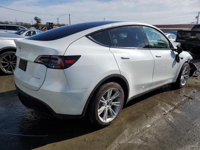 7SAYGDEE1PF785119 - 2023 TESLA MODEL Y WHITE photo 3