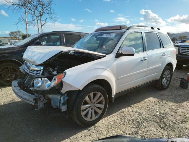 JF2SHAEC9DH404112 - 2013 SUBARU FORESTER LIMITED WHITE photo 1