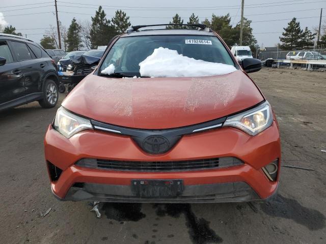 2T3BFREV3GW409910 - 2016 TOYOTA RAV4 LE ORANGE photo 5