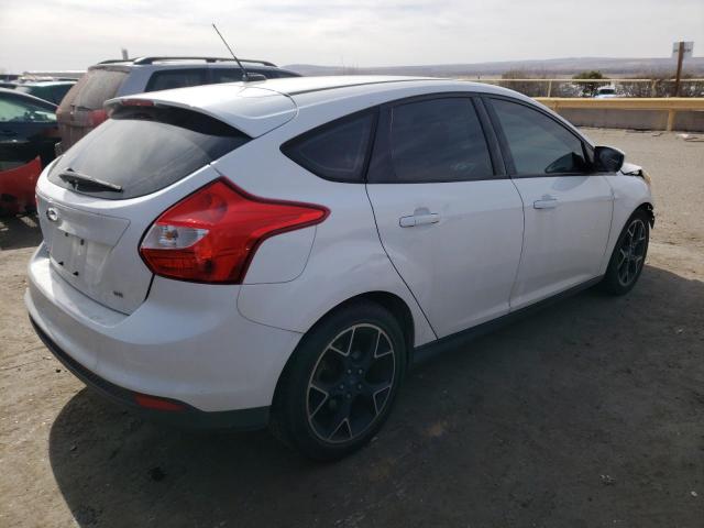 1FAHP3K25CL337223 - 2012 FORD FOCUS SE WHITE photo 3