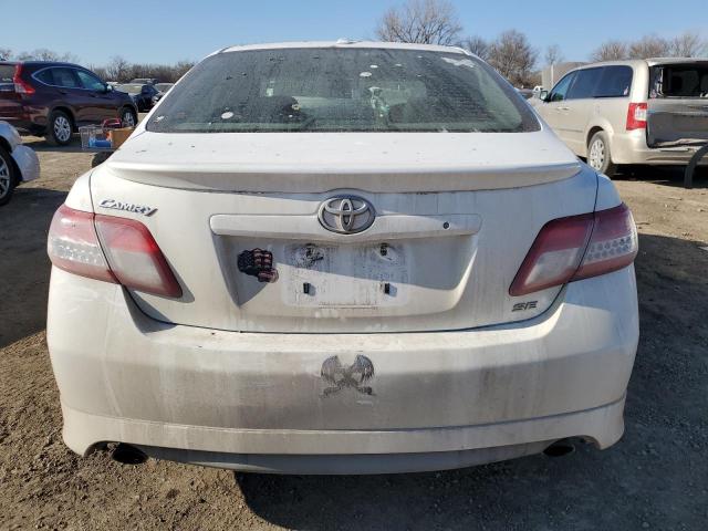 4T1BF3EK2AU580263 - 2010 TOYOTA CAMRY BASE WHITE photo 6