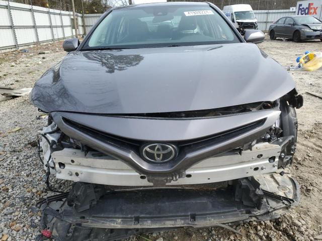 4T1G11AK1MU517299 - 2021 TOYOTA CAMRY SE GRAY photo 5