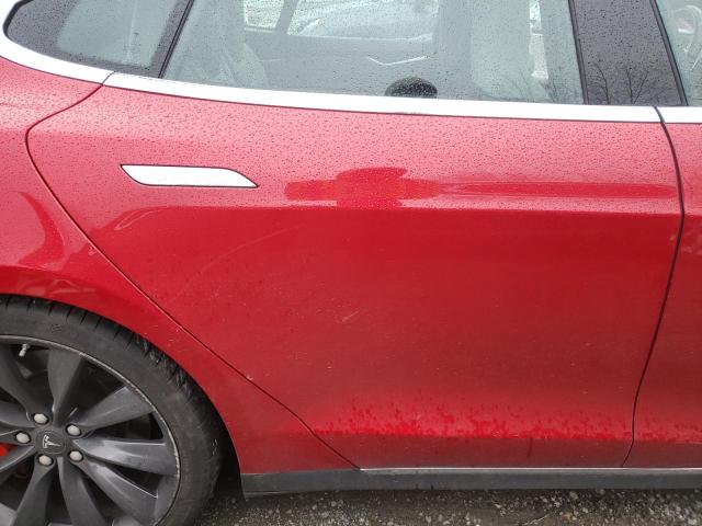 5YJSA1E46FF103697 - 2015 TESLA MODEL S წითელი ფოტო 10