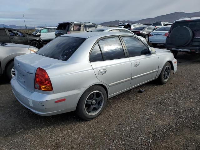 KMHCG45C85U653691 - 2005 HYUNDAI ACCENT GL SILVER photo 3