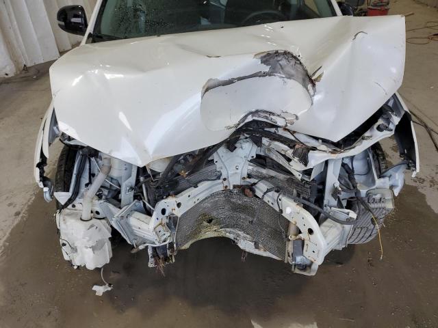 JA4AR3AU3JU006926 - 2018 MITSUBISHI OUTLANDER ES WHITE photo 11