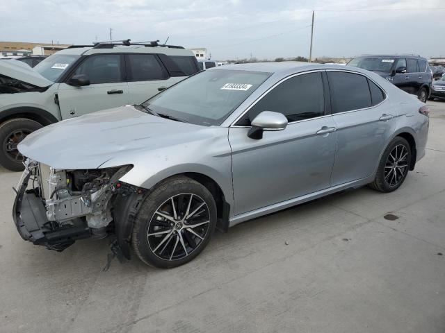 4T1G11AK3PU744899 - 2023 TOYOTA CAMRY SE NIGHT SHADE SILVER photo 1