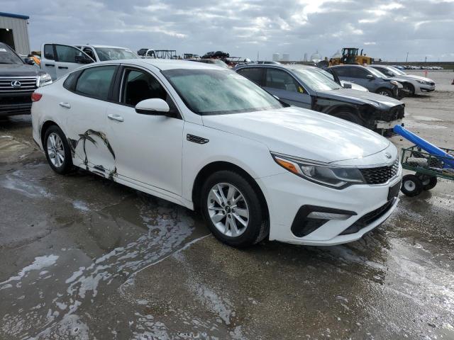 5XXGT4L32KG276362 - 2019 KIA OPTIMA LX WHITE photo 4