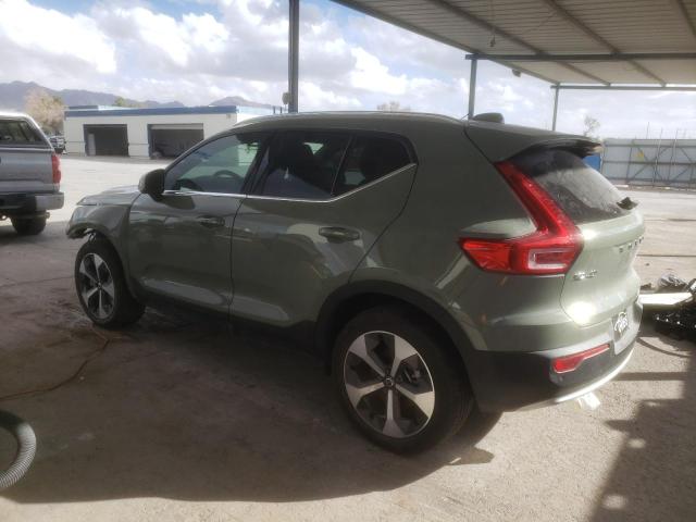 YV4L12UN4P2970635 - 2023 VOLVO XC40 PLUS GREEN photo 2