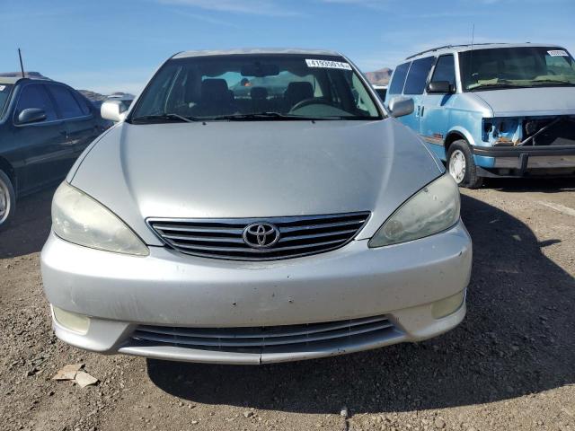 4T1BF30K76U117114 - 2006 TOYOTA CAMRY LE GRAY photo 5