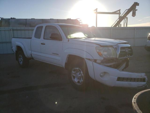 5TEUU42NX7Z321981 - 2007 TOYOTA TACOMA ACCESS CAB WHITE photo 4