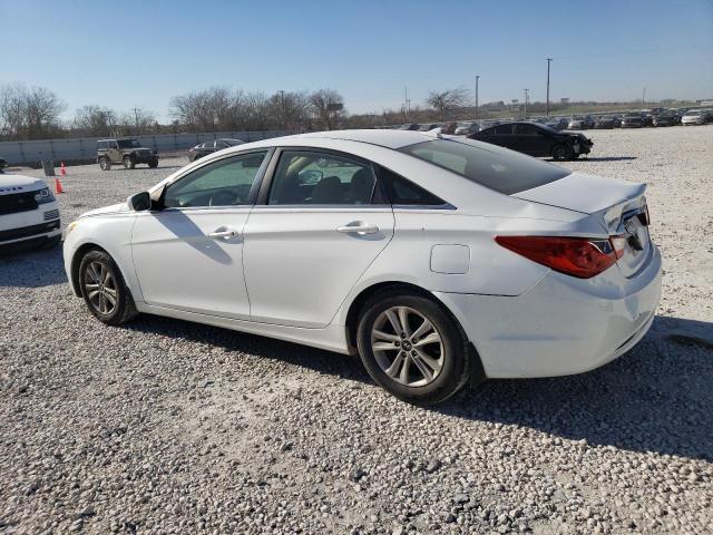 5NPEB4AC1DH520295 - 2013 HYUNDAI SONATA GLS WHITE photo 2