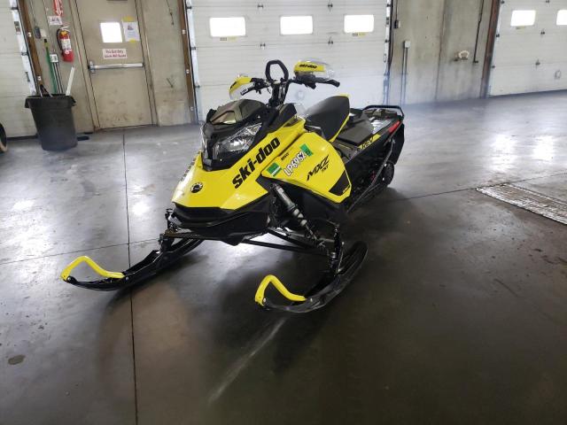 2BPSUDLB7LV000144 - 2020 SKI DOO MXZ YELLOW photo 2