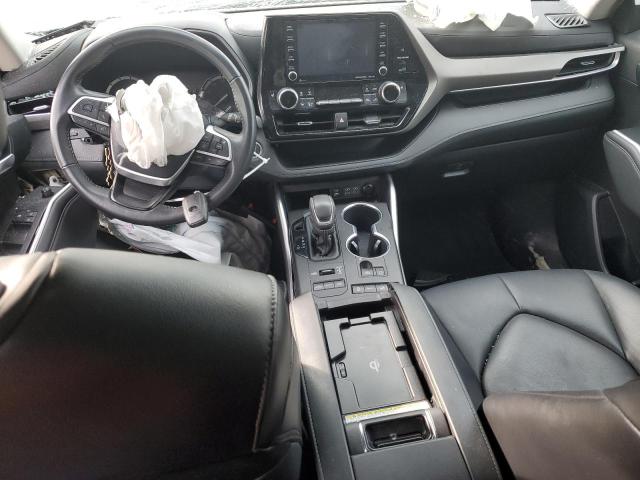 5TDGZRBH4NS582085 - 2022 TOYOTA HIGHLANDER XLE WHITE photo 8