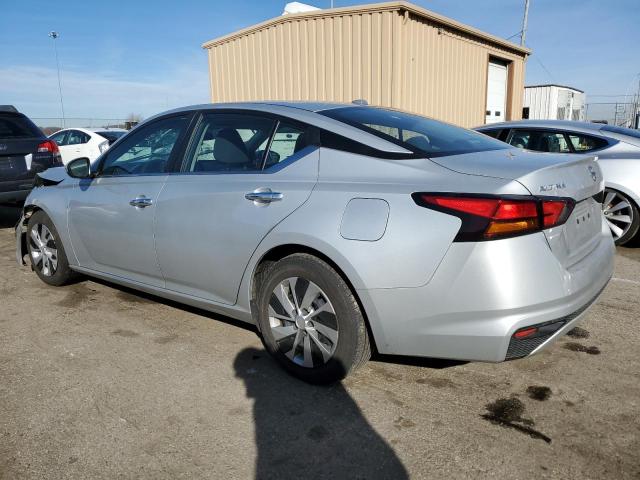 1N4BL4BV2KN309187 - 2019 NISSAN ALTIMA S SILVER photo 2