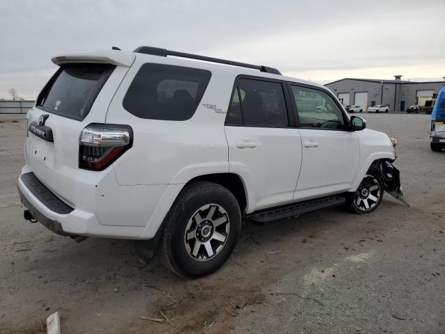 JTEBU5JR1K5703714 - 2019 TOYOTA 4RUNNER SR5 WHITE photo 3