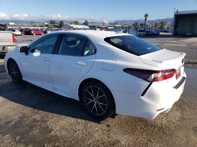 4T1T11AK4PU818278 - 2023 TOYOTA CAMRY SE NIGHT SHADE WHITE photo 2