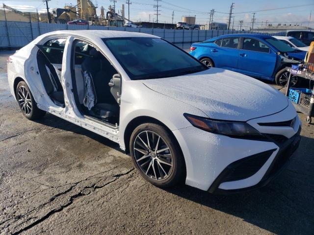 4T1T11AK4PU818278 - 2023 TOYOTA CAMRY SE NIGHT SHADE WHITE photo 4