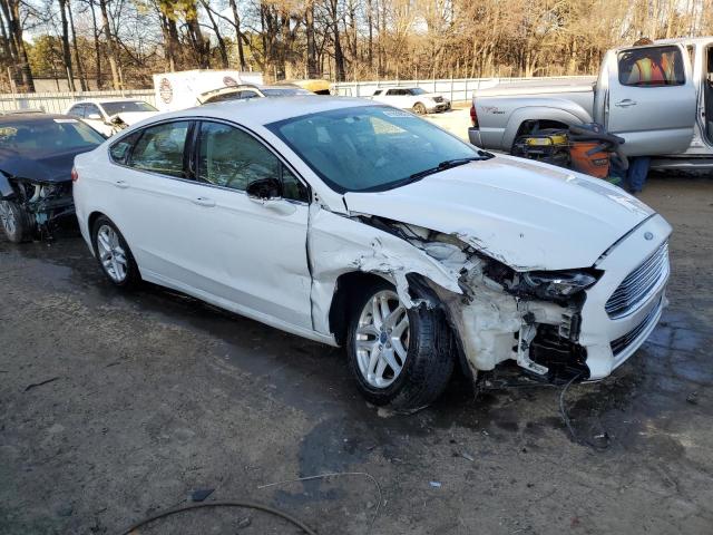 3FA6P0HD8ER231383 - 2014 FORD FUSION SE WHITE photo 4