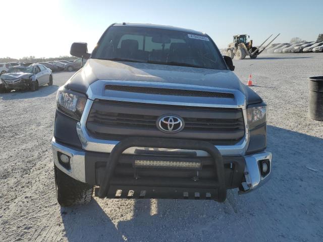 5TFUW5F10FX466797 - 2015 TOYOTA TUNDRA DOUBLE CAB SR/SR5 GRAY photo 5
